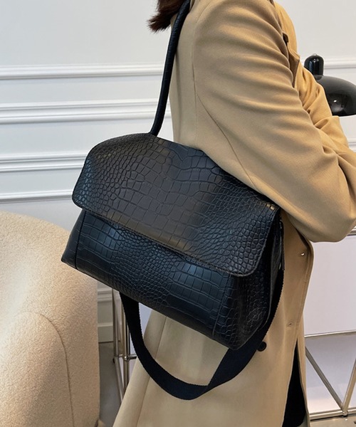 c.u.l（シーユーエル）の「クロコ型押し風 レザーライク ショルダーバッグ cula1339（ショルダーバッグ・レディース・ブラウン/ブラック/ダークブラウン・FREE）」の5枚目の写真