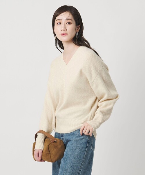 UNITED ARROWS（ユナイテッドアローズ）の「フォックス ウール ラメ Vネック ニット（ニット/セーター・レディース・オフホワイト/ライトグレー/ダークグレー・FREE）」の7枚目の写真