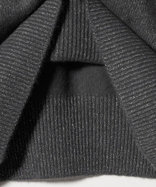 UNITED ARROWS（ユナイテッドアローズ）の「フォックス ウール ラメ Vネック ニット（ニット/セーター・レディース・オフホワイト/ライトグレー/ダークグレー・FREE）」の19枚目の写真