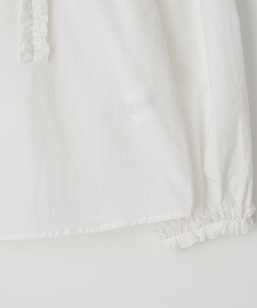 RONRON(ロンロン)の「FRILLY RUFFLE RIBBON TIE VINTAGE BLOUSE WHITE(シャツ/ブラウス・レディース・その他・FREE)」の3枚目の写真