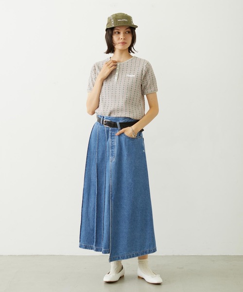 MILKFED.（ミルクフェド）の「ASYMMETRICAL LONG SKIRT（デニムスカート・レディース・ライトブルー/ライトインディゴブルー・M/S）」の16枚目の写真