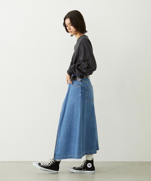 MILKFED.（ミルクフェド）の「ASYMMETRICAL LONG SKIRT（デニムスカート・レディース・ライトブルー/ライトインディゴブルー・M/S）」の13枚目の写真