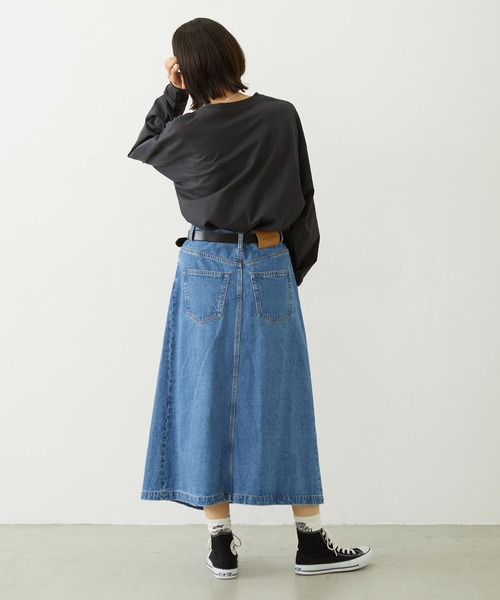 MILKFED.（ミルクフェド）の「ASYMMETRICAL LONG SKIRT（デニムスカート・レディース・ライトブルー/ライトインディゴブルー・M/S）」の14枚目の写真