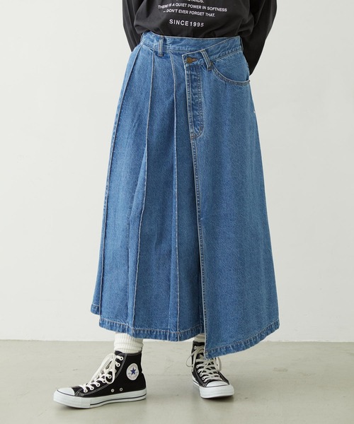 MILKFED.（ミルクフェド）の「ASYMMETRICAL LONG SKIRT（デニムスカート・レディース・ライトブルー/ライトインディゴブルー・M/S）」の3枚目の写真