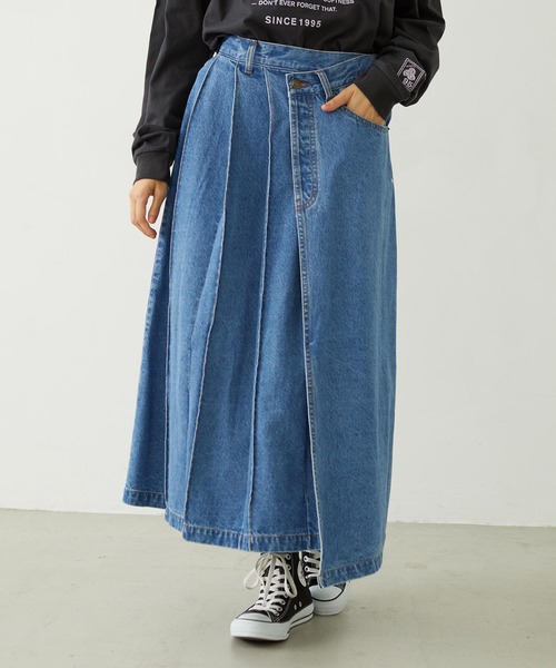 MILKFED.（ミルクフェド）の「ASYMMETRICAL LONG SKIRT（デニムスカート・レディース・ライトブルー/ライトインディゴブルー・M/S）」の4枚目の写真