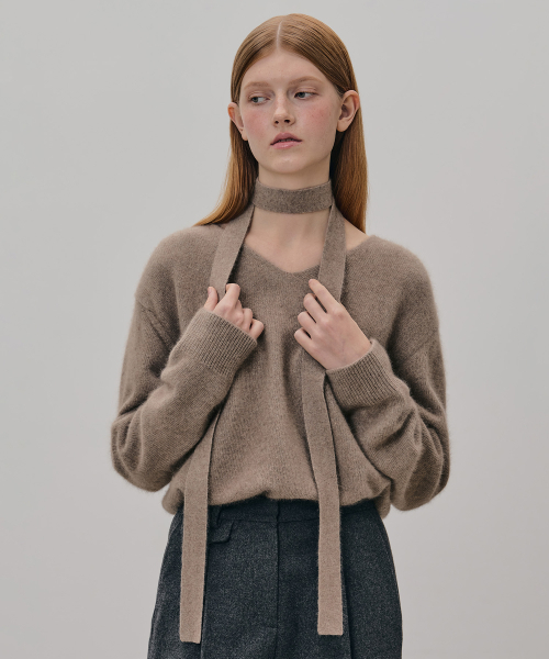 TTUDEMENT(トュードメント)の「V-NECK MUFFLER KNIT TOP MOCHA(ニット/セーター・レディース・その他・FREE)」の2枚目の写真
