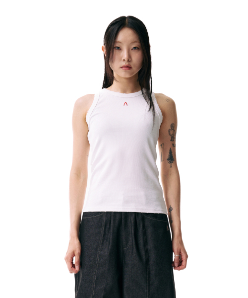 AAKAM(アーカム)の「Distressed Logo Sleeveless (White)(Tシャツ/カットソー・レディース・その他・1/2)」の2枚目の写真