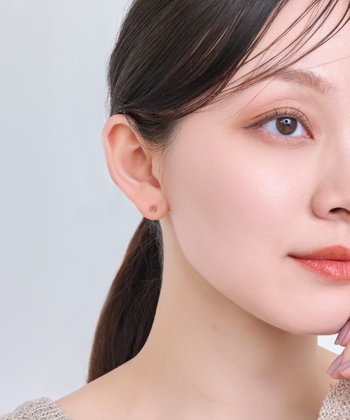 Phoebe（フィービィー）の「【金属アレルギー対応】プチフラワービジュースタッドピアス（片耳）（ピアス（片耳用）・レディース・クリア/ピンク/オレンジ・FREE）」の9枚目の写真