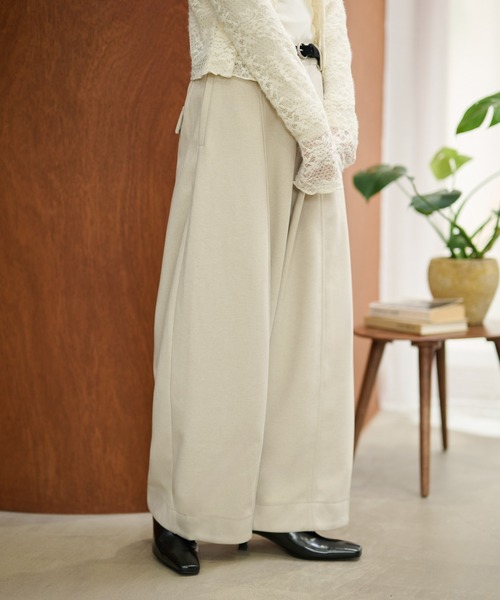 LAULEN(ローレン)の「center seam curve wide pants /センターシームカーブワイドパンツ(その他パンツ・レディース・アイボリー/ライトグレー/チャコールグレー・S/M)」の5枚目の写真