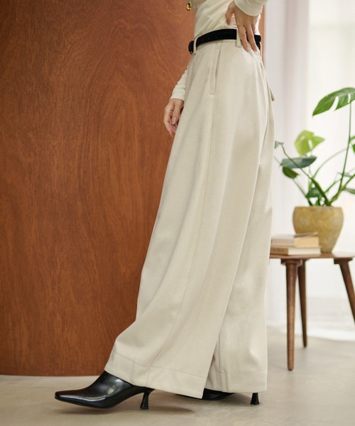 LAULEN(ローレン)の「center seam curve wide pants /センターシームカーブワイドパンツ(その他パンツ・レディース・アイボリー/ライトグレー/チャコールグレー・S/M)」の6枚目の写真