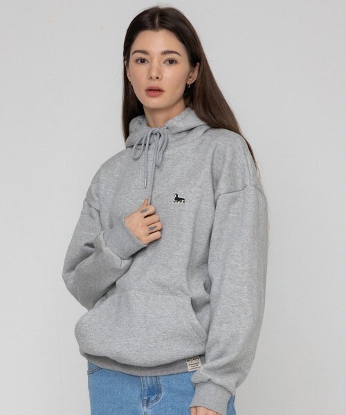 GRAVER（グレーバー）の「[UNISEX]イエローブーツパフィー刺繍フードティー_グレー（パーカー・レディース・グレー・MEDIUM/LARGE/SMALL）」の2枚目の写真