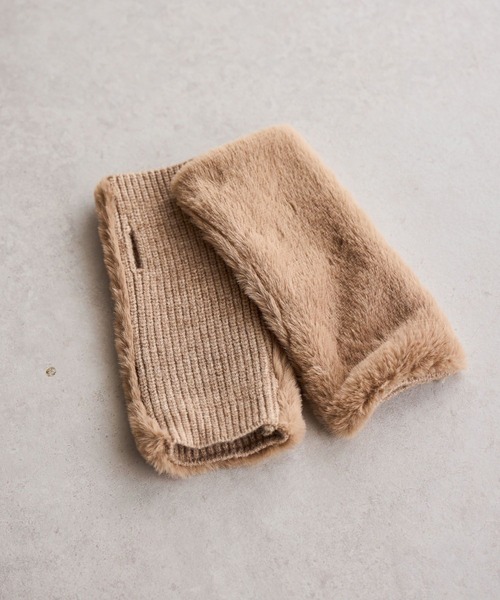 studio CLIP(スタディオクリップ)の「フェイクファーニットアームウォーマー(アームカバー・レディース・ブラウン/ベージュ/チャコール・FREE)」の1枚目の写真