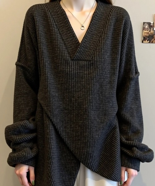 cammie(キャミー)の「アシンメトリーデザイントップス(ニット/セーター・レディース・グレー/ダークアッシュ/ベージュ・M/L)」の15枚目の写真