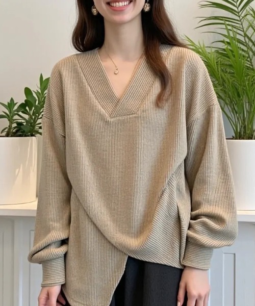 cammie(キャミー)の「アシンメトリーデザイントップス(ニット/セーター・レディース・グレー/ダークアッシュ/ベージュ・M/L)」の9枚目の写真
