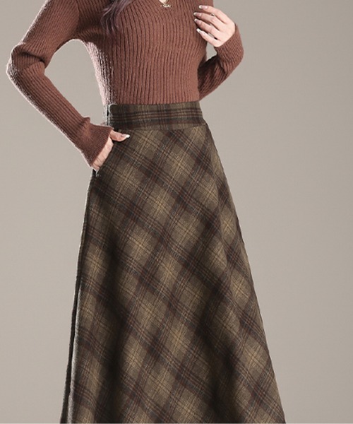 LUCPY(ラクピー)の「クラシックチェックフレアミディスカート(スカート・レディース・ブラウン/レッド・SMALL/MEDIUM/LARGE/X-LARGE)」の4枚目の写真