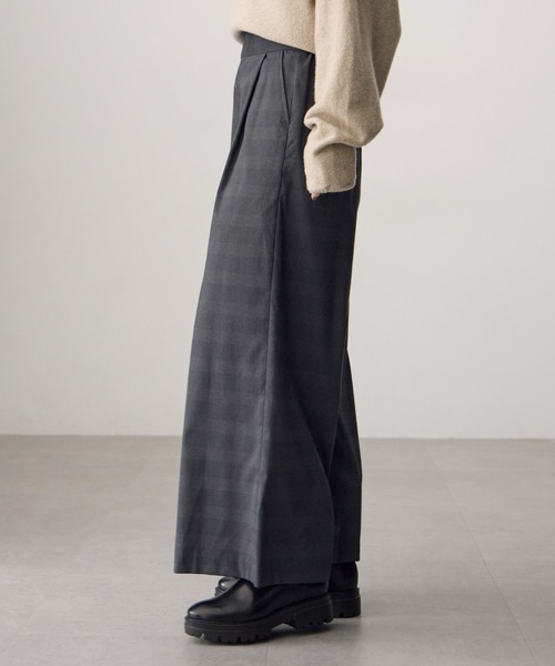 ATSURO TAYAMA（アツロウタヤマ）の「ベルトデザインワイドパンツ（その他パンツ・レディース・グレー系その他・M）」の17枚目の写真