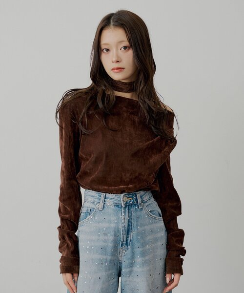 Chico（チコ）の「【SALON by Chico】タイ付きベロアワンショルギャザートップス（Tシャツ/カットソー・レディース・ブラウン/ピンク/アイボリー・FREE）」の4枚目の写真