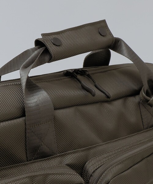 SHIPS(シップス)の「【新色追加】【WEB限定】SHIPS: 3WAY ビズ ワイド ブリーフ バッグ(ビジネスバッグ・メンズ・オリーブ/ブラック/ネイビー/チャコールグレー/ブラウン・ONE SIZE)」の10枚目の写真