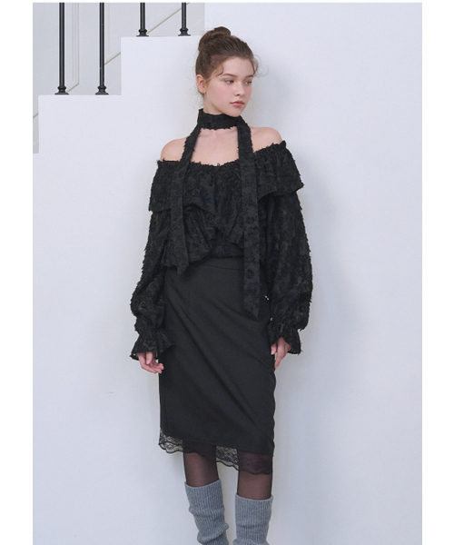 MICANE（ミケーネ）の「ケリーヘアリーストラップブラウス（シャツ/ブラウス・レディース・ブラック/クリーム・MEDIUM/LARGE/X-LARGE/SMALL）」の6枚目の写真