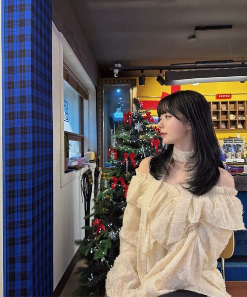 MICANE（ミケーネ）の「ケリーヘアリーストラップブラウス（シャツ/ブラウス・レディース・ブラック/クリーム・MEDIUM/LARGE/X-LARGE/SMALL）」の20枚目の写真