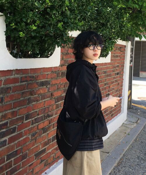 EXCONTAINER(エックスコンテナ)の「ルーズフィットストライプロングスリーブ (ブラック/チャコールグレー)(Tシャツ/カットソー・メンズ・その他・MEDIUM/LARGE/X-LARGE)」の16枚目の写真