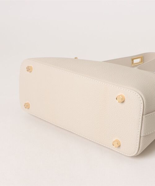 NiiNa（ニーナ）の「【 NiiNa / ニーナ 】高品質牛革ソフトレザーショルダーバッグ（ショルダーバッグ・レディース・パープル/ブラック/ホワイト・FREE）」の5枚目の写真