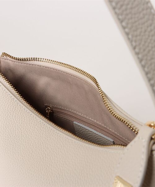 NiiNa（ニーナ）の「【 NiiNa / ニーナ 】高品質牛革ソフトレザーショルダーバッグ（ショルダーバッグ・レディース・パープル/ブラック/ホワイト・FREE）」の6枚目の写真