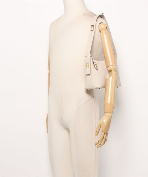 NiiNa（ニーナ）の「【 NiiNa / ニーナ 】高品質牛革ソフトレザーショルダーバッグ（ショルダーバッグ・レディース・パープル/ブラック/ホワイト・FREE）」の7枚目の写真