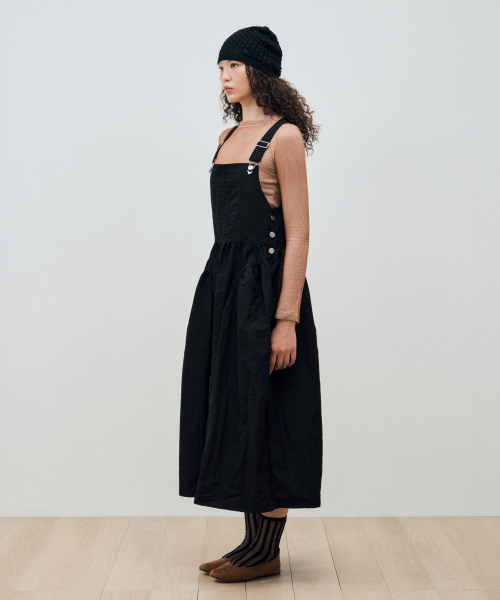 MAIS(マイス)の「SIDE PUFF NYLON OVERALL DRESS / BLACK(ワンピース・レディース・その他・FREE)」の4枚目の写真