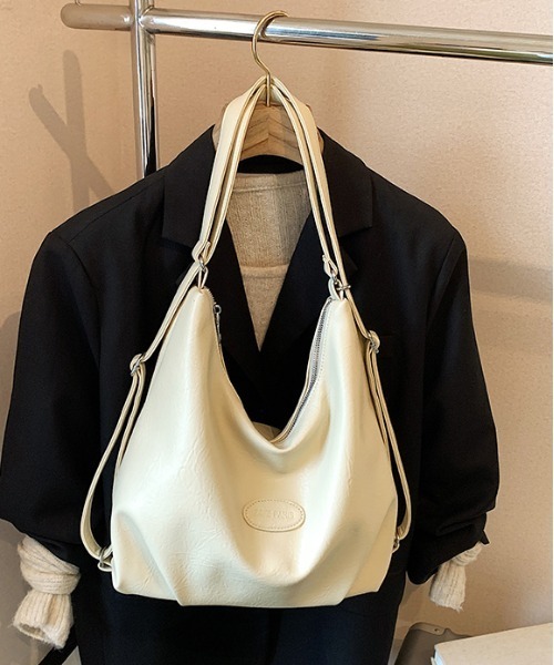 gossip!ロサンゼルス(ゴシップロサンゼルス)の「Y2Kチャーム付き大容量バッグ レザーマルチショルダーバック 通勤用/2WAY(ショルダーバッグ・レディース・ブラック/ブラウン/ダークブラウン・FREE)」の11枚目の写真