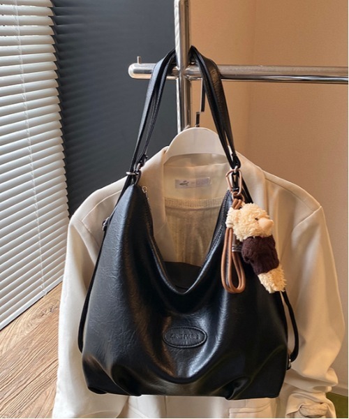 gossip!ロサンゼルス(ゴシップロサンゼルス)の「Y2Kチャーム付き大容量バッグ レザーマルチショルダーバック 通勤用/2WAY(ショルダーバッグ・レディース・ブラック/ブラウン/ダークブラウン・FREE)」の20枚目の写真