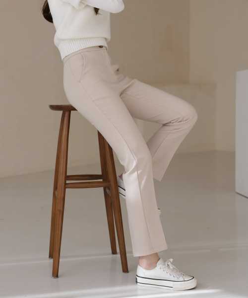 GCLIP(ジクリップ)の「シークレットバンディングスパンスリムフィットストレートスラックス(スラックス・レディース・ベージュ・SMALL/MEDIUM/LARGE/X-LARGE)」の2枚目の写真