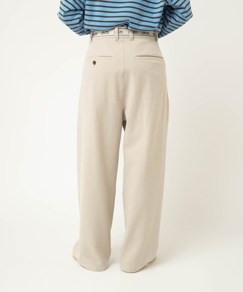 RNA-N(アールエヌエーエヌ)の「R4423 Nロゴベルトタックパンツ(その他パンツ・レディース・ライトベージュ/チャコールグレー/ライトグレー・FREE)」の10枚目の写真