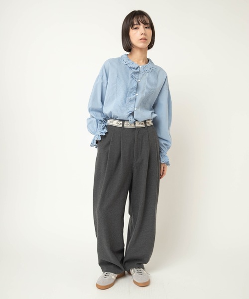 RNA-N(アールエヌエーエヌ)の「R4423 Nロゴベルトタックパンツ(その他パンツ・レディース・ライトベージュ/チャコールグレー/ライトグレー・FREE)」の13枚目の写真