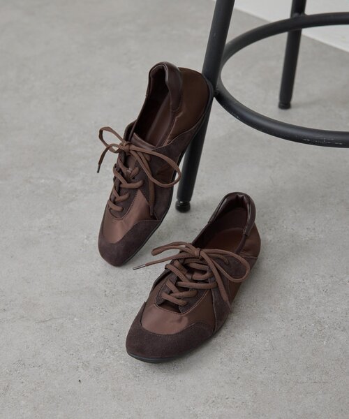 GALLARDAGALANTE（ガリャルダガランテ）の「【2.718】サテンスニーカー（その他シューズ・レディース・ブラック/ダークブラウン・36/37/38）」の2枚目の写真