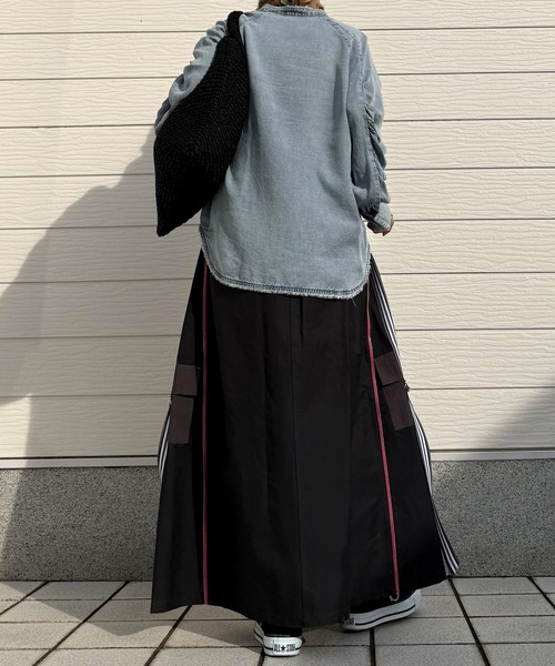 Q(キュー)の「ギャザースリーブデニムシャツ(シャツ/ブラウス・レディース・ライトグレー/ライトブルー・MEDIUM)」の6枚目の写真