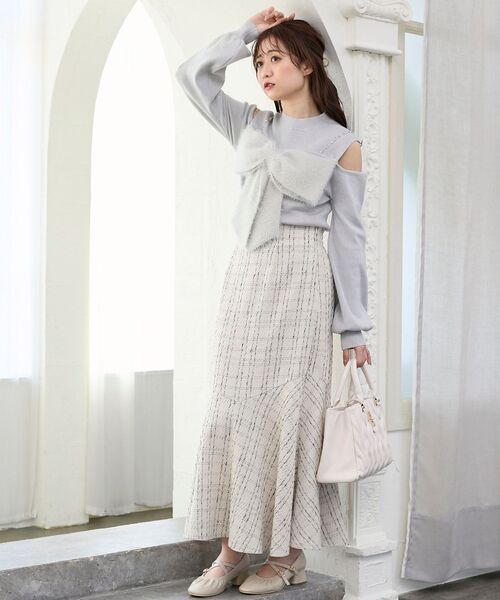 MAJESTIC LEGON（マジェスティックレゴン）の「ビッグリボンチェーン付きニット（ニット/セーター・レディース・ブラック/アイボリー/ピンクベージュ/ダークグレー/ライトグレー・MEDIUM）」の20枚目の写真