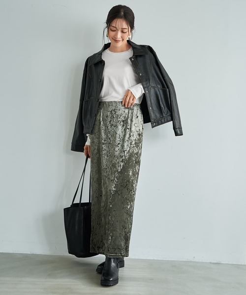 STYLE DELI（スタイルデリ）の「クラッシュベロア伸縮ストレートスカート（スカート・レディース・ベージュ/ダークカーキ・01/02）」の3枚目の写真