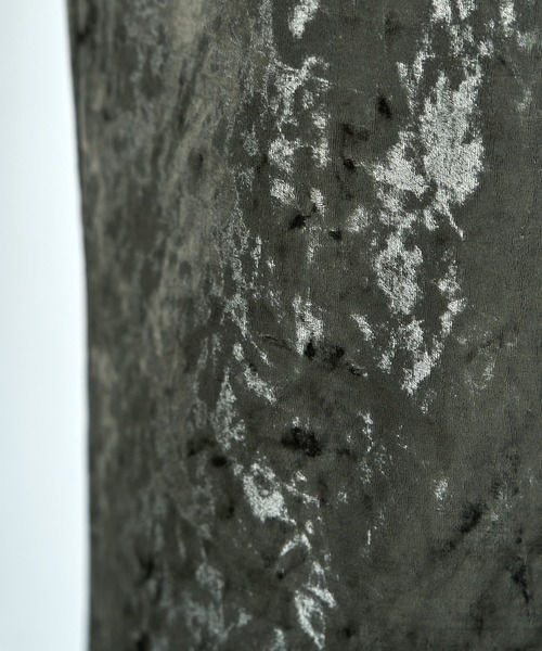 STYLE DELI（スタイルデリ）の「クラッシュベロア伸縮ストレートスカート（スカート・レディース・ベージュ/ダークカーキ・01/02）」の4枚目の写真