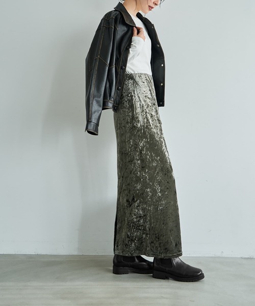 STYLE DELI（スタイルデリ）の「クラッシュベロア伸縮ストレートスカート（スカート・レディース・ベージュ/ダークカーキ・01/02）」の5枚目の写真