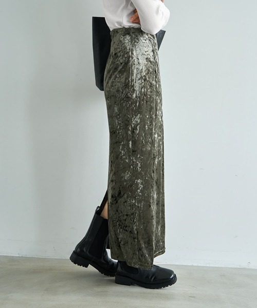 STYLE DELI（スタイルデリ）の「クラッシュベロア伸縮ストレートスカート（スカート・レディース・ベージュ/ダークカーキ・01/02）」の6枚目の写真