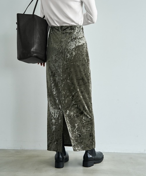 STYLE DELI（スタイルデリ）の「クラッシュベロア伸縮ストレートスカート（スカート・レディース・ベージュ/ダークカーキ・01/02）」の7枚目の写真
