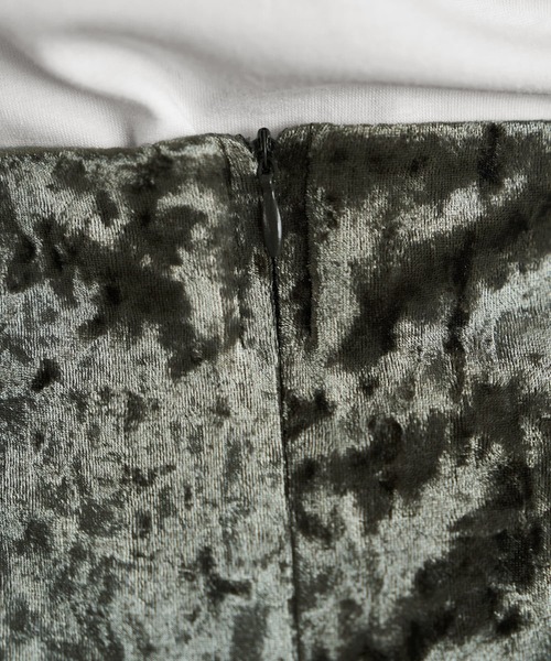 STYLE DELI（スタイルデリ）の「クラッシュベロア伸縮ストレートスカート（スカート・レディース・ベージュ/ダークカーキ・01/02）」の8枚目の写真