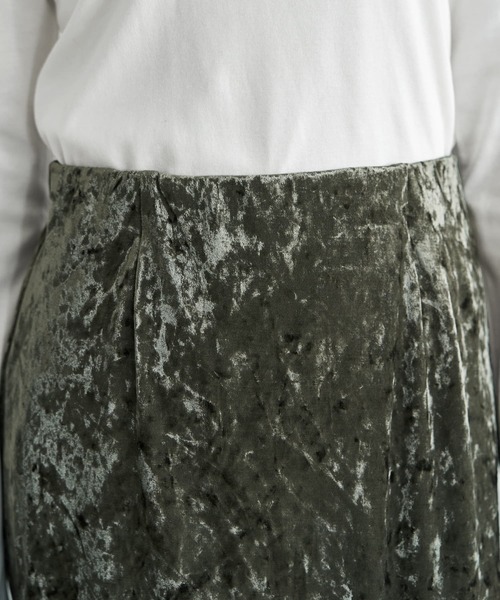 STYLE DELI（スタイルデリ）の「クラッシュベロア伸縮ストレートスカート（スカート・レディース・ベージュ/ダークカーキ・01/02）」の9枚目の写真