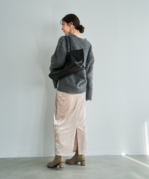 STYLE DELI（スタイルデリ）の「クラッシュベロア伸縮ストレートスカート（スカート・レディース・ベージュ/ダークカーキ・01/02）」の14枚目の写真