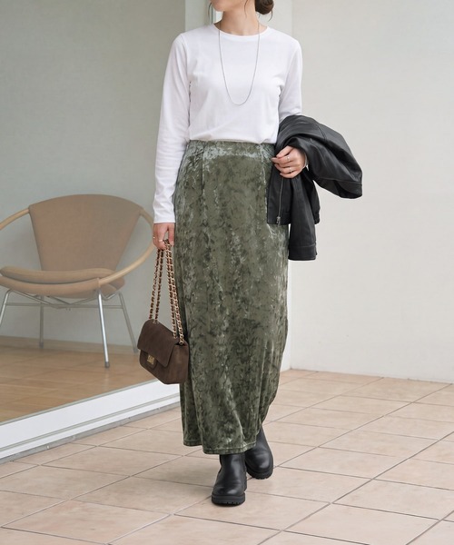 STYLE DELI(スタイルデリ)の「クラッシュベロア伸縮ストレートスカート(スカート・レディース・ベージュ/ダークカーキ・01/02)」の3枚目の写真