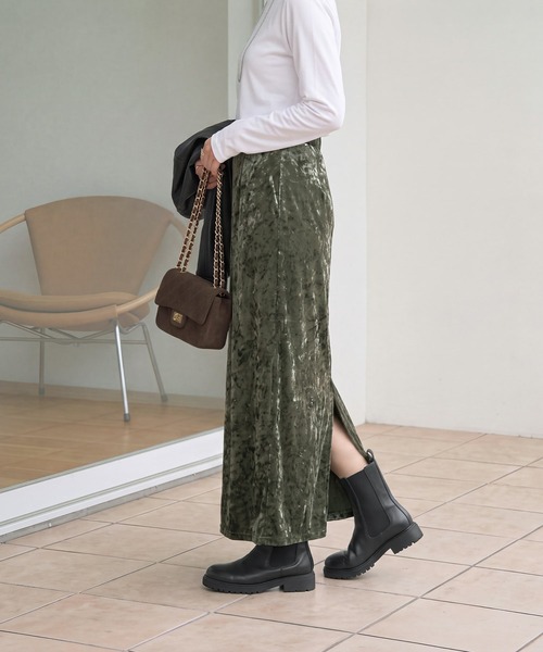 STYLE DELI(スタイルデリ)の「クラッシュベロア伸縮ストレートスカート(スカート・レディース・ベージュ/ダークカーキ・01/02)」の5枚目の写真