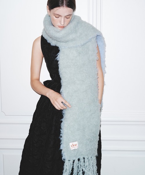 ROCKFISH WEATHERWEAR（ロックフィッシュウェザーウェア）の「OVERSIZE SHAGGY SCARF（マフラー・レディース・ライトイエロー/ピンク/レッド/ミント・FREE）」の2枚目の写真