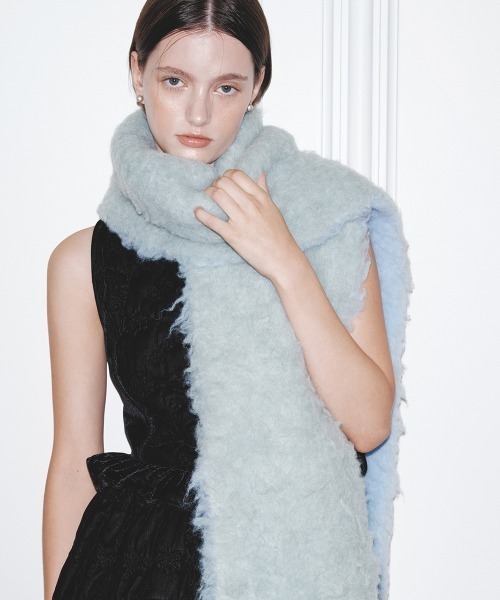 ROCKFISH WEATHERWEAR（ロックフィッシュウェザーウェア）の「OVERSIZE SHAGGY SCARF（マフラー・レディース・ライトイエロー/ピンク/レッド/ミント・FREE）」の7枚目の写真