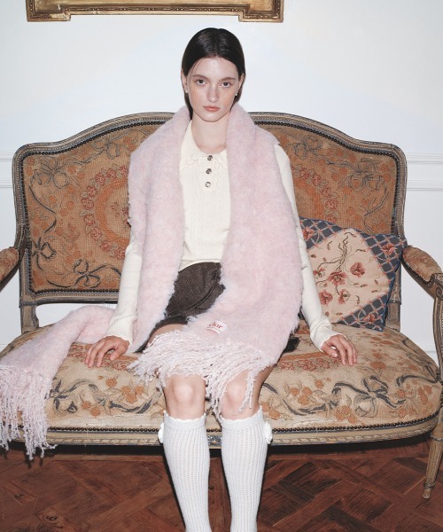 ROCKFISH WEATHERWEAR（ロックフィッシュウェザーウェア）の「OVERSIZE SHAGGY SCARF（マフラー・レディース・ライトイエロー/ピンク/レッド/ミント・FREE）」の14枚目の写真